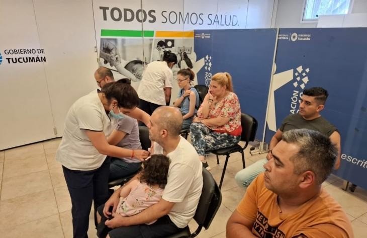 Aprovechar el feriado para vacunarse: Salud dispone todas las dosis en el 107