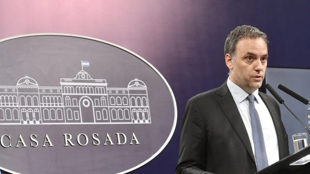 Adorni avanza en la coordinación ministerial y convoca su primera reunión ampliada de gabinete