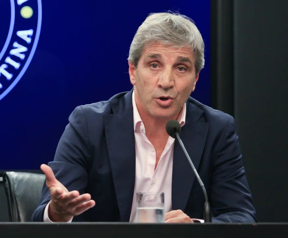 Caputo asegura que el Gobierno decidió 