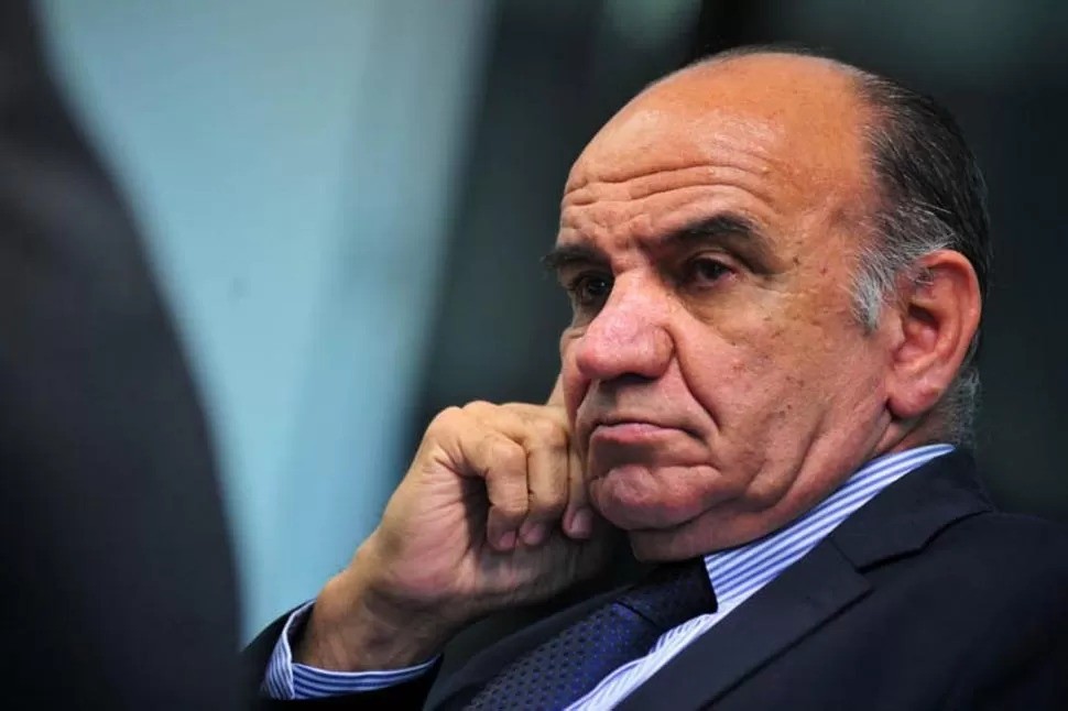 La madre de Karla Robles impulsa un juicio político contra el ministro Fiscal Edmundo Jiménez