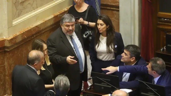 Senado: El peronismo no logró el quórum para sesionar y frustró su intento por regular los DNU