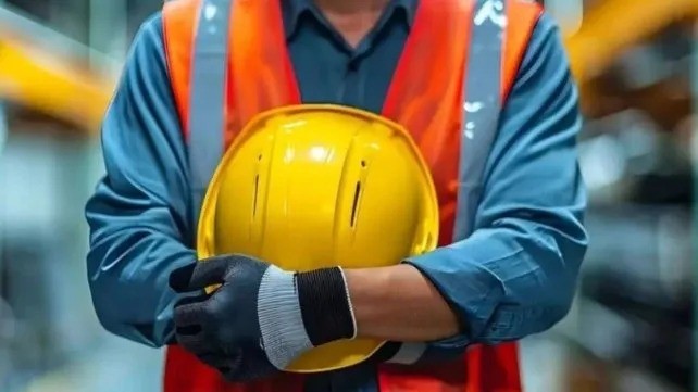 El proyecto de reforma laboral propone cambios en vacaciones y jornada: más flexibilidad y notificación con 45 días