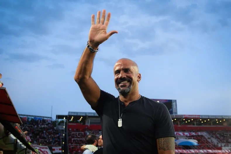 Estudiantes de La Plata expresa su respaldo absoluto a Juan Sebastián Verón tras la sanción de la AFA