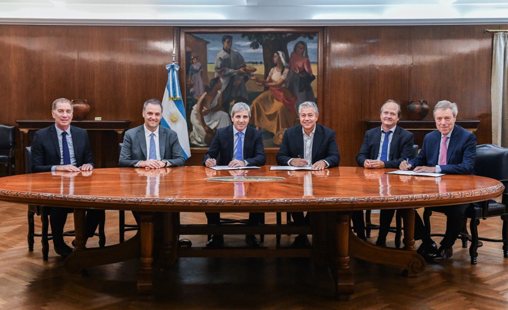 Eliminación de retenciones al petróleo convencional: el Gobierno nacional celebró nuevos acuerdos con Santa Cruz y Neuquén