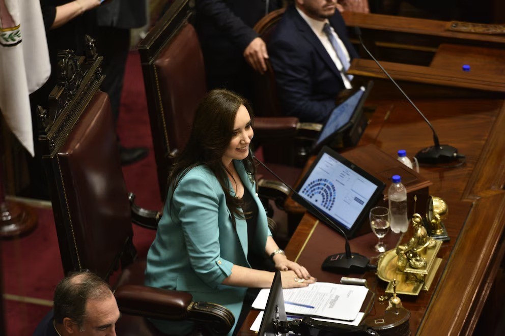 Tensión en el Congreso: afirman que desde el Senado intentaron impedir el ingreso de Karina Milei y Adorni a la jura de senadores