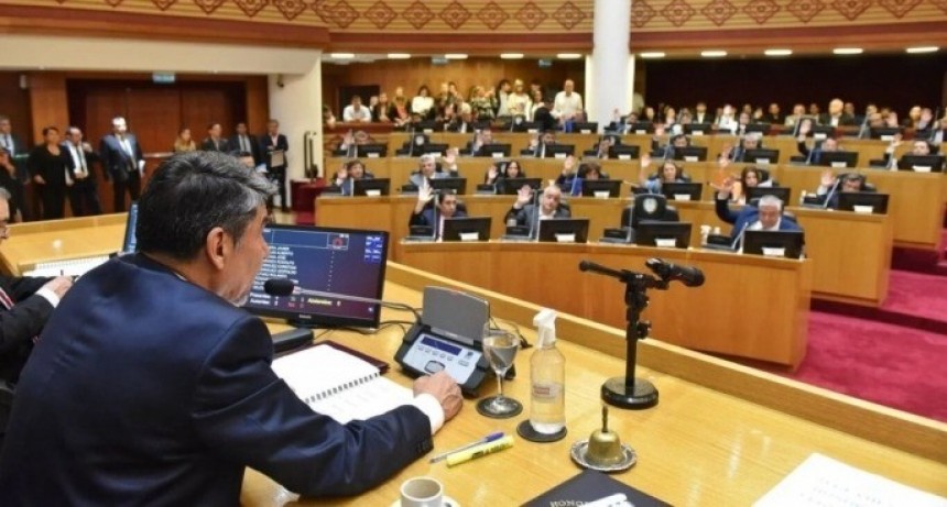 Polémica por el costo legislativo: Tucumán alega que su alto presupuesto se destina a ayuda social