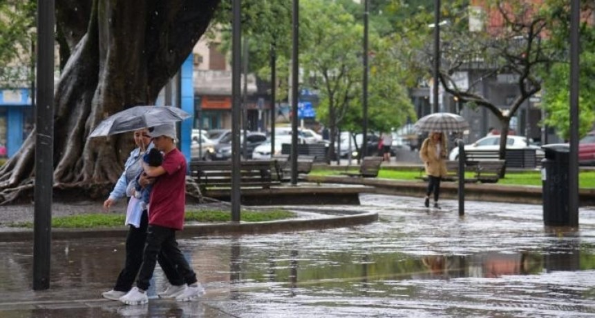 Tucumán enfrenta una jornada de vientos intensos y lloviznas, con un fin de semana soleado a la vista
