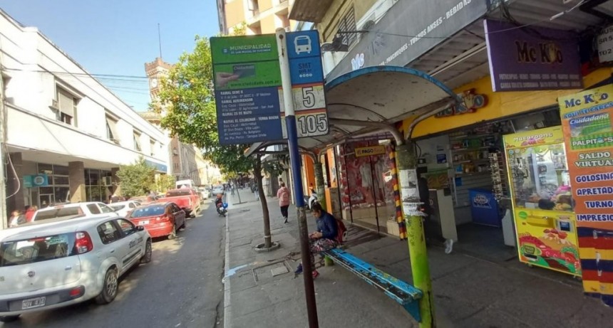 El paro de transporte se extiende y amenaza con prolongarse hasta el lunes