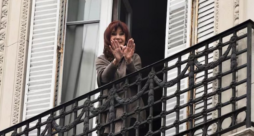 ANSES notifica a Cristina Kirchner: deberá devolver alrededor de $1.000 millones por su jubilación y pensión