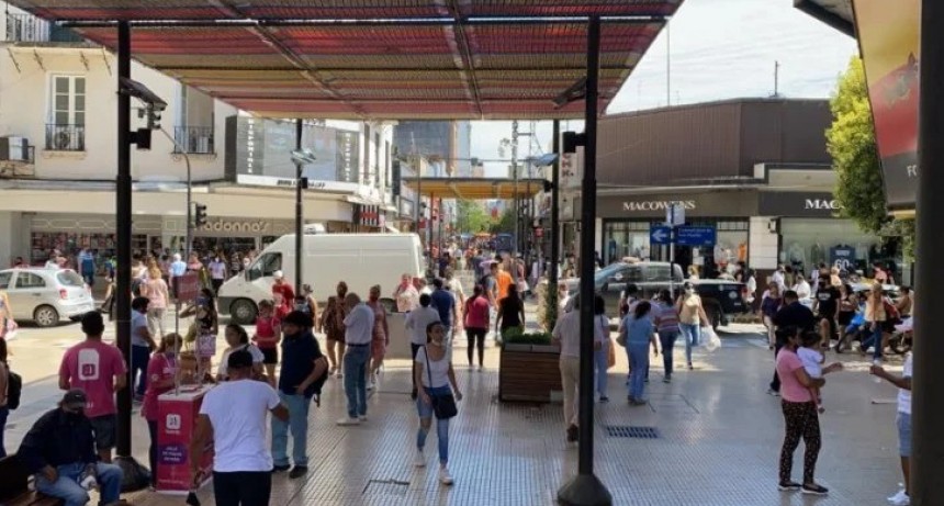 Los comercios de la capital tucumana cambian su horario de atención