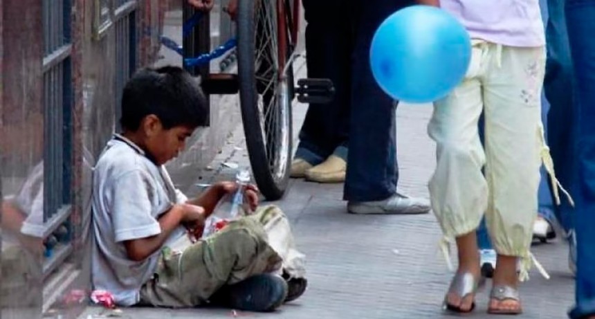 La pobreza infantil bajó 21 puntos en Argentina, pero crece la vulnerabilidad de los sectores medios