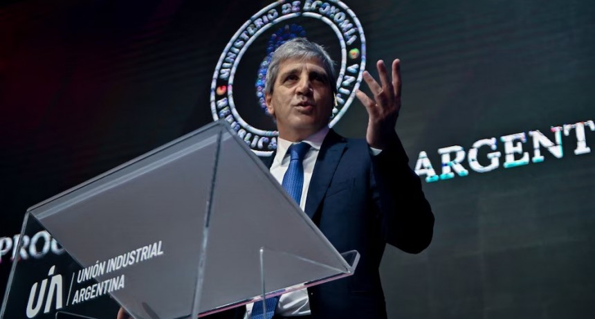 Caputo defiende el dólar con bandas: 