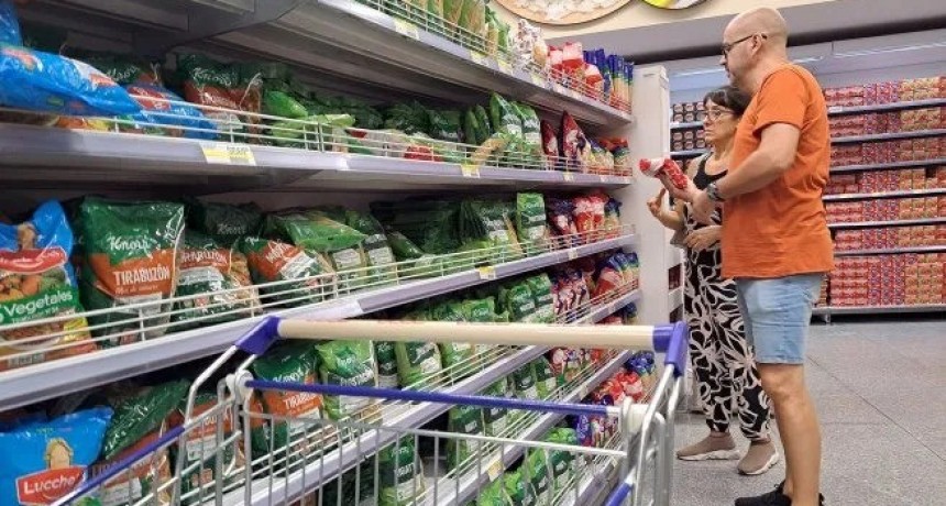 El consumo en autoservicios repuntó 12,5% en octubre, pero no logra superar los niveles del año pasado