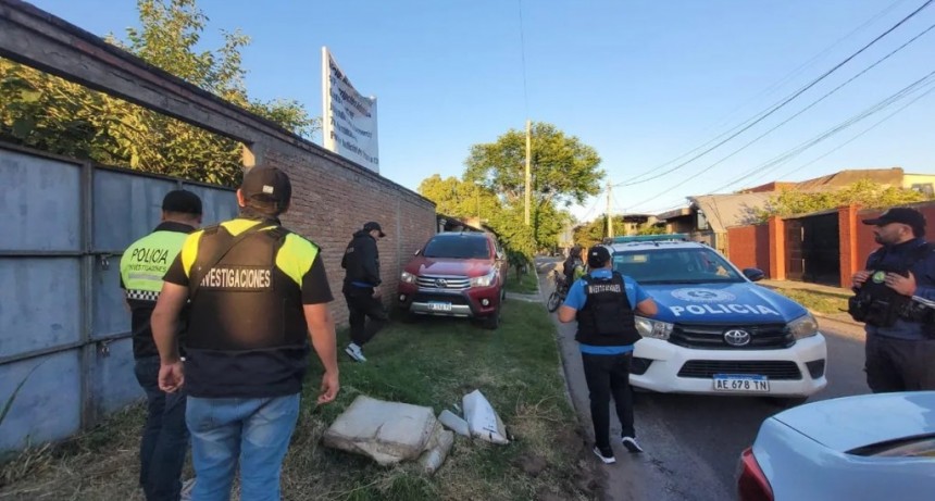 Allanan diez domicilios de jefes policiales por presuntas coimas