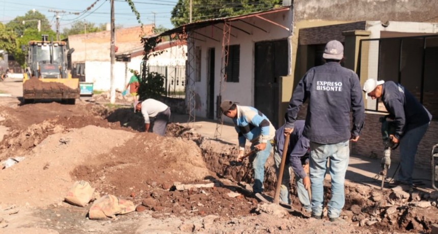 Avanzan las obras de urbanización en calles Brasil y Colombia de La Banda del Río Salí