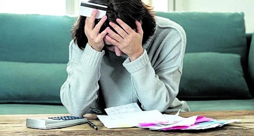 El impacto en los hogares: según un estudio opositor, los servicios básicos superaron el 500% desde 2023