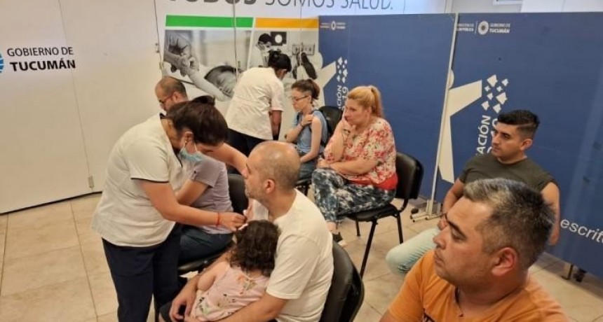 Aprovechar el feriado para vacunarse: Salud dispone todas las dosis en el 107