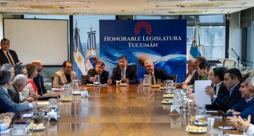 Avanza el Presupuesto 2026: El ministro de Economía detalló en la Legislatura un aumento del 14% en el gasto