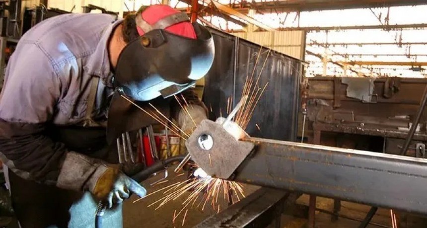 Reforma laboral: los 3 ejes clave del borrador que discute el Gobierno con empresarios