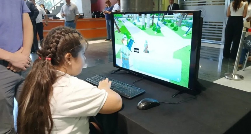 En la Legislatura presentaron un videojuego tucumano que simula el trabajo parlamentario