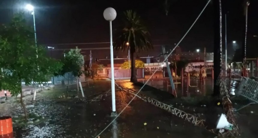 Un temporal con fuertes vientos azotó Trancas y provocó daños en viviendas