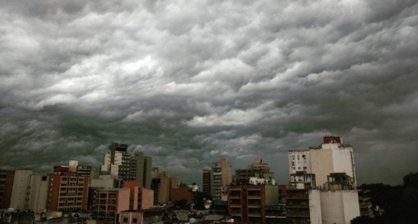 Doble alerta en Tucumán: calor extremo de 36° y tormentas severas para este sábado