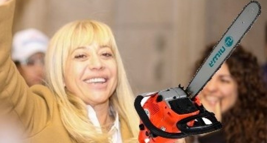 Chahla le pasó la motosierra a 1.700 nombramientos que dejó la gestión de Alfaro