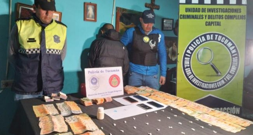 Secuestran cocaína y más de $700 mil en allanamientos