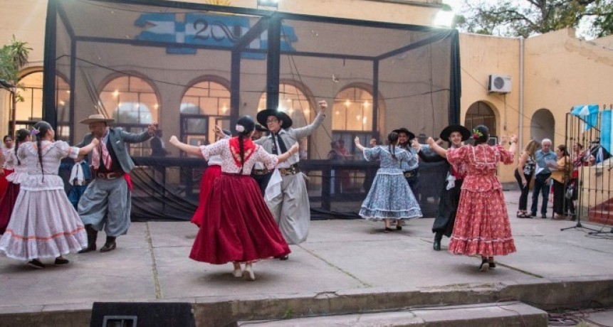 Música, arte, danzas y ferias en la Casa de la Cultura municipal