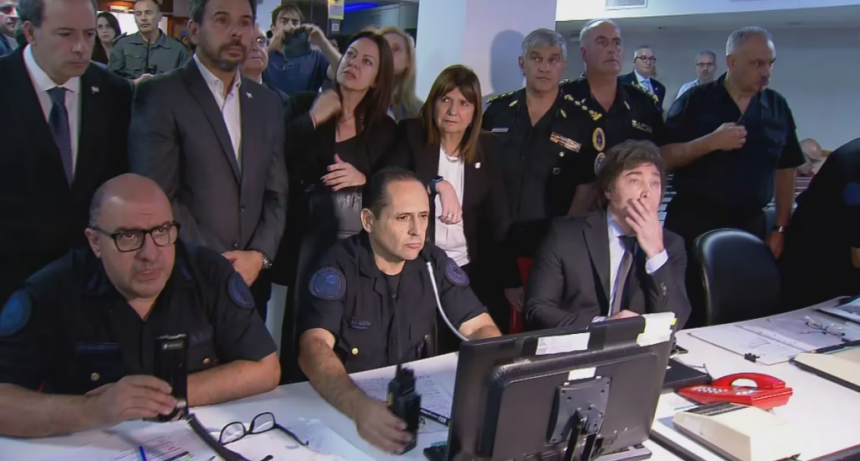 Milei supervis&oacute; el operativo de seguridad dispuesto para la marcha de las organizaciones sociales