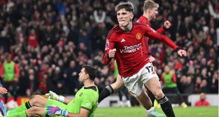  Garnacho le hizo dos goles a Dibu Mart&iacute;nez y Manchester United remont&oacute; un partidazo contra Aston Villa en la Premier League