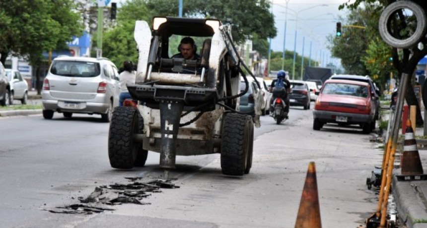La Municipalidad capitalina realiz&oacute; trabajos de bacheo en avenida Belgrano