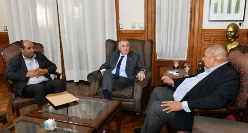 La Provincia coordina obras en caminos y asistencias en el interior