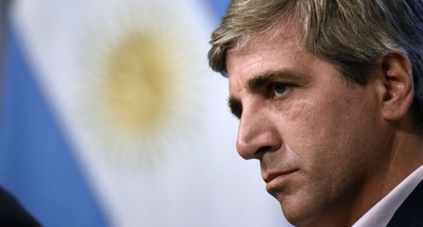 Golpe la clase media: Caputo duplica el monotributo y baja el techo