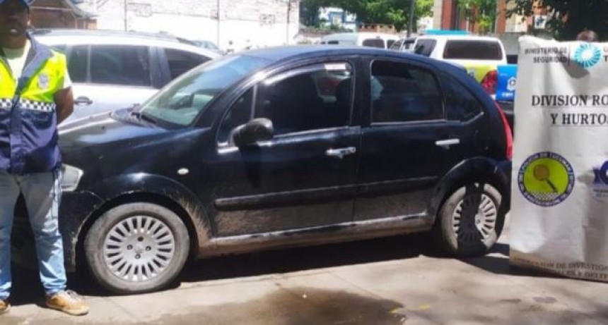 Secuestran un auto y armas de fuego en el marco de la investigaci&oacute;n de un robo