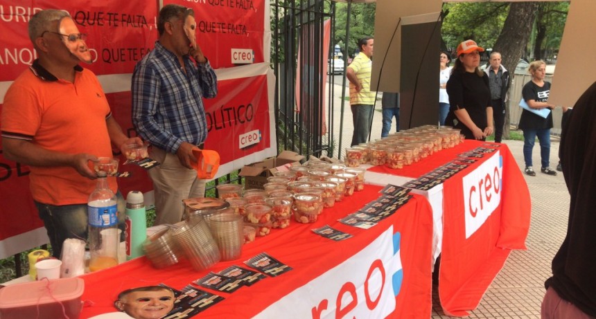&ldquo;Dan verg&uuml;enza los 49 legisladores, oficialistas y opositores&rdquo;
