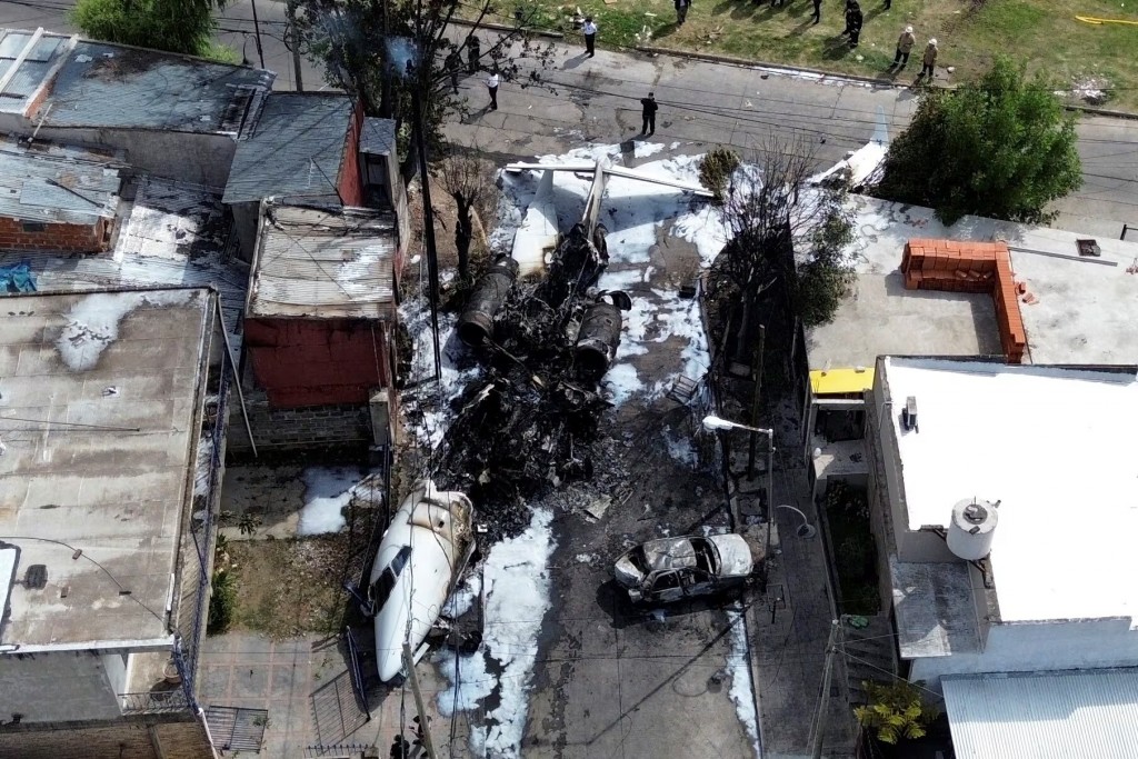 Quiénes eran los pilotos del avión que se estrelló contra una casa en San Fernando