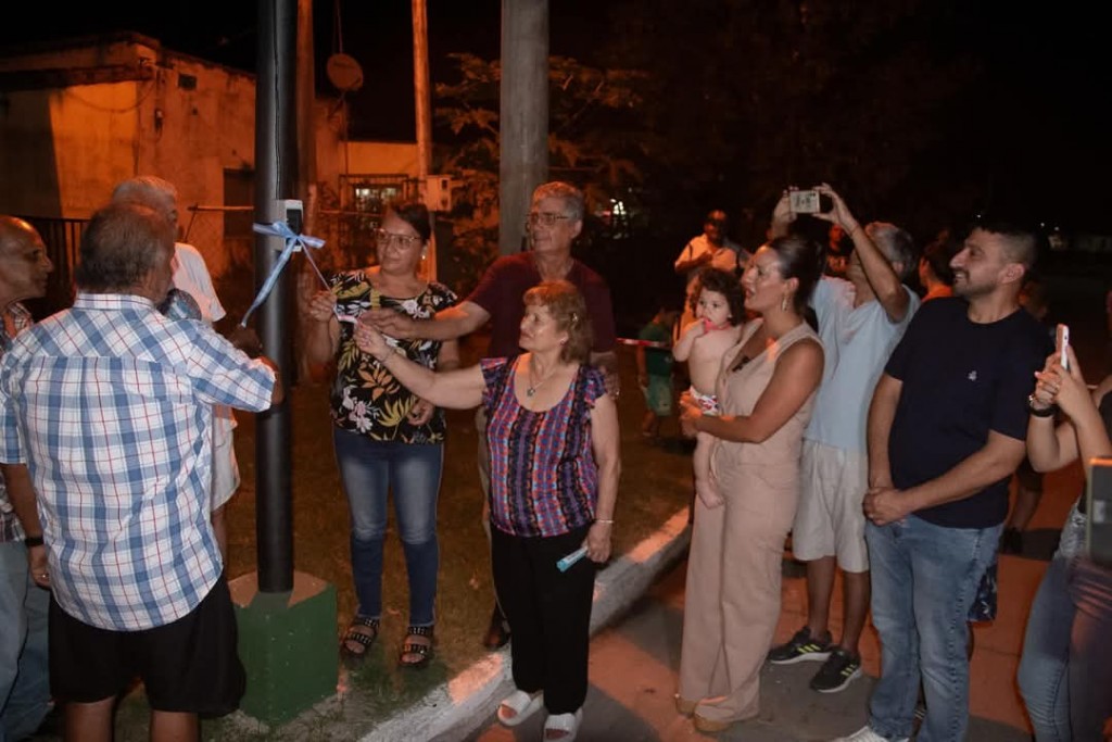 Bella Vista inauguró la nueva iluminación LED en el Barrio Los Pinos