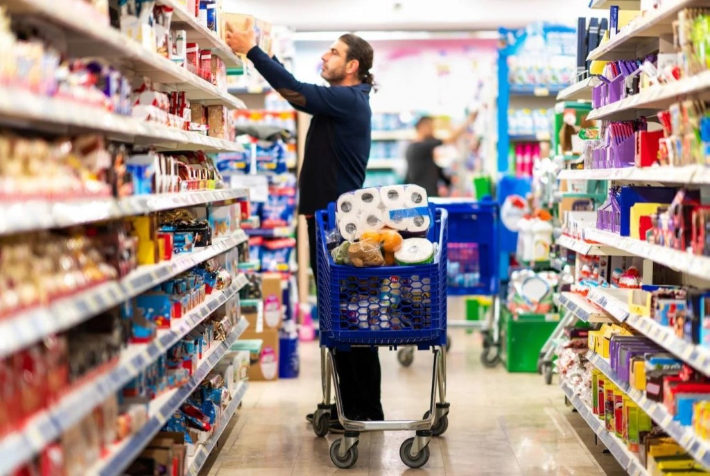 Las ventas en supermercados cayeron un 17,8% en octubre