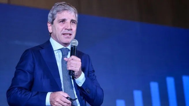 Caputo toma las riendas de la negociación política para el Presupuesto 2026