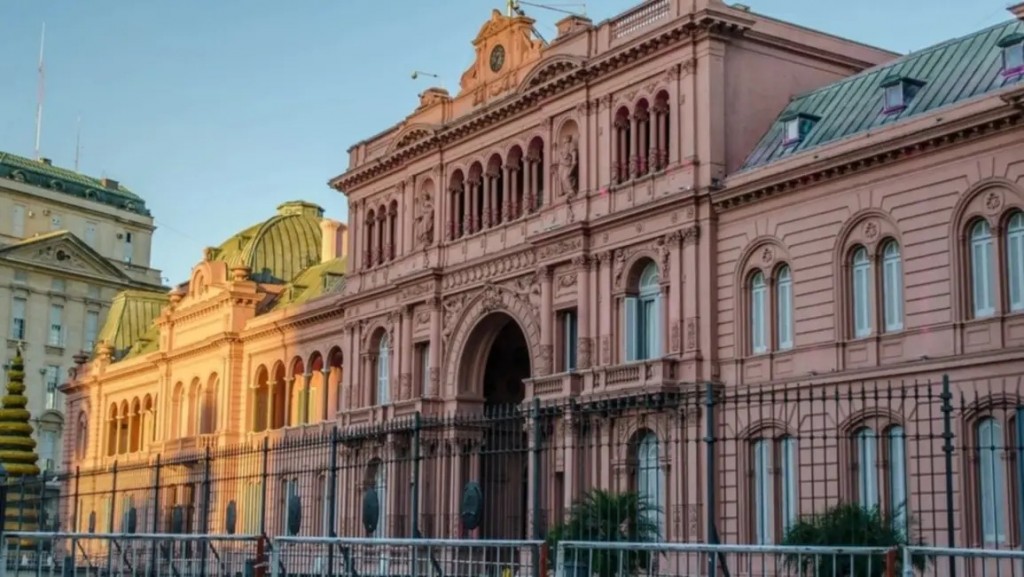 El Gobierno modifica el Presupuesto vigente y destina fondos extra a salarios, deuda y programas sociales