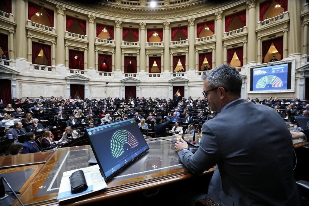 La Libertad Avanza se perfila como la primera minoría en Diputados tras una caza de pases récord