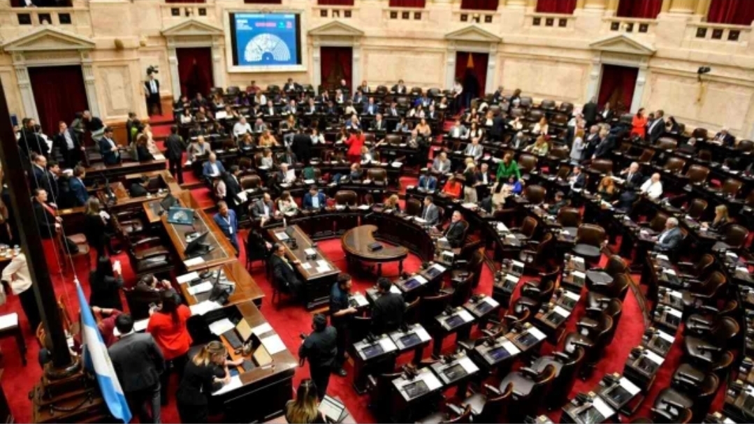 Asumen los nuevos diputados: desde ministros hasta un sacerdote, la Cámara baja se renueva con perfiles variados