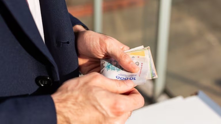 Salarios vs. inflación: en octubre, la recuperación fue liderada por el sector informal