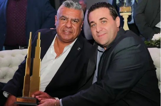 Allanamiento, bolsos de la AFA y un rastro de autos de lujo: los hallazgos que amplían la causa por la mansión de Pilar