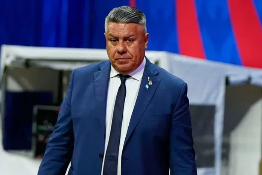 La Justicia federal allana la AFA y el domicilio de un productor vinculado a Tapia