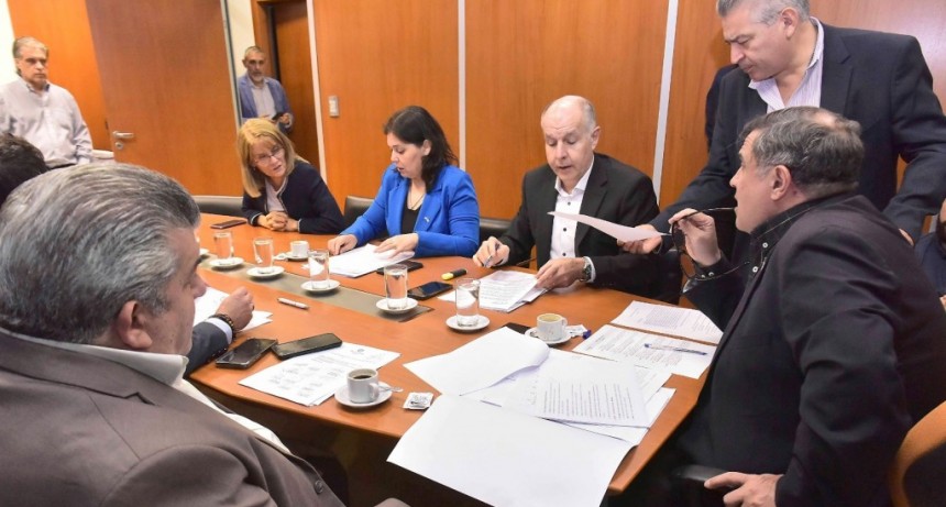 Un paquete de leyes económicas queda listo para el recinto tras el dictamen de Hacienda