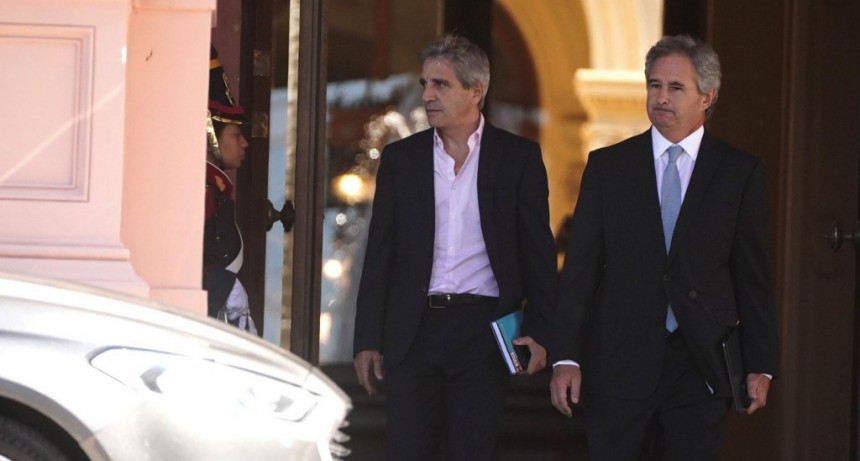 Caputo confirma negociación por un crédito privado de hasta US$ 7.000 millones para pagar intereses de enero