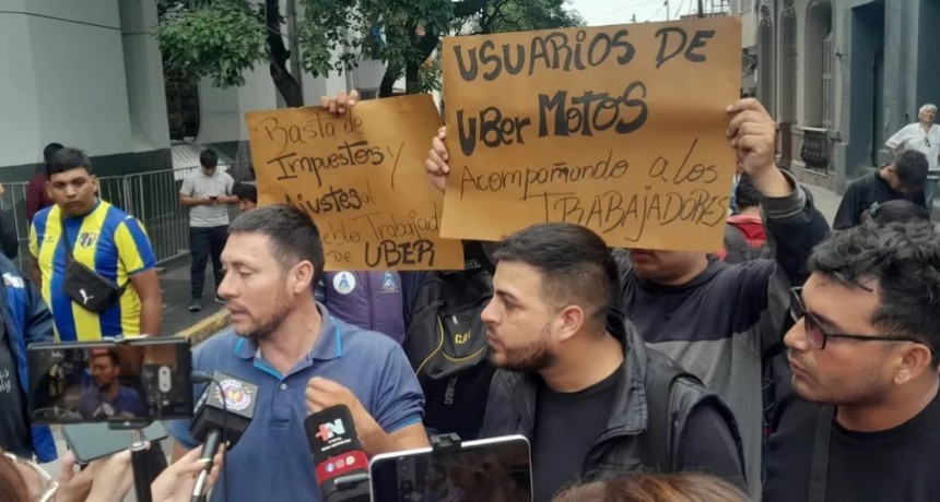 Conductores de aplicaciones protestan pidiendo ser incluidos en el debate de regulación