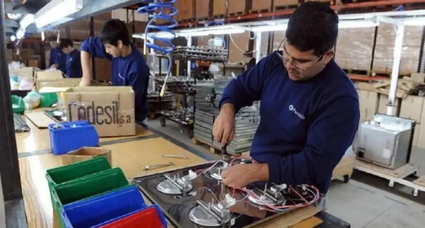 El Gobierno envía al Congreso un proyecto de reforma laboral y fiscal de 182 artículos